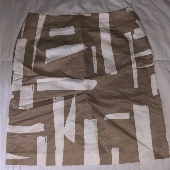 MaxMara Beige & White Abstract Print Skirt - Picture 1 of 5